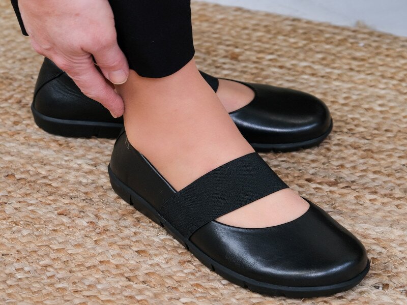 detail dámské baleríny PS ANNA 28047 black Černá