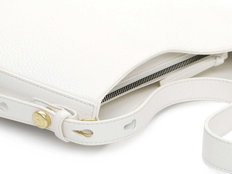 detail kabelka na rameno TAMARIS BAG 34362,300 Bílá