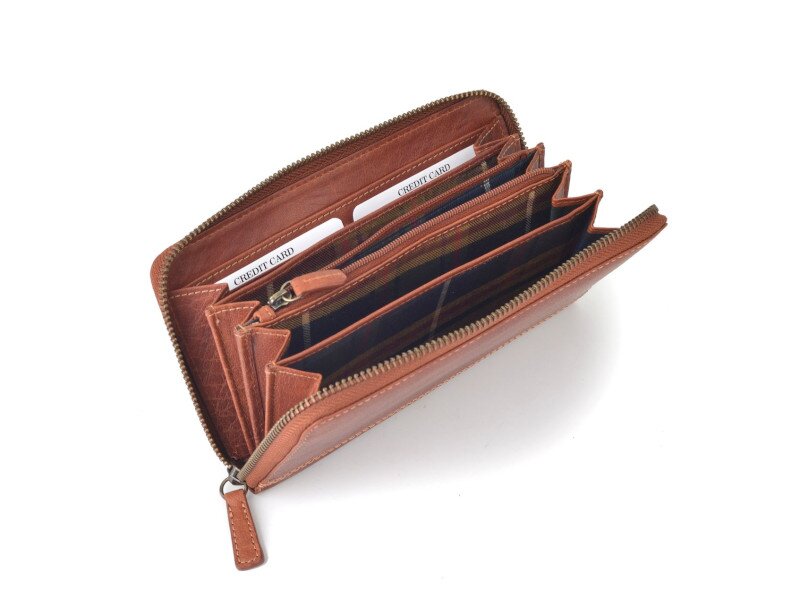 detail peněženky - velký formát Famito 5212 Poyem KO Hnědá