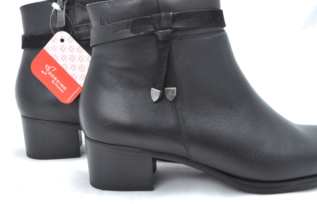 detail elegantní kotníková obuv DORKING D8889-SUNB Černá