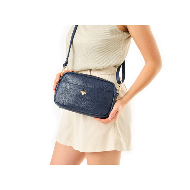 detail kabelka na rameno Rieker H1008-14 Modrá